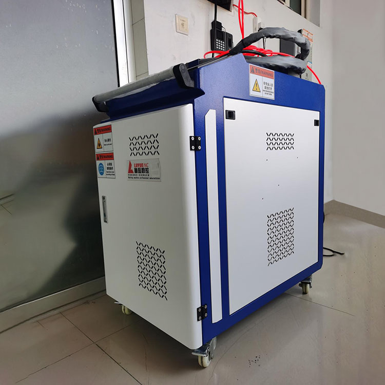 2000w Handheld Metal Laser Rust Remover Gedhe Laser Cleaning Machine